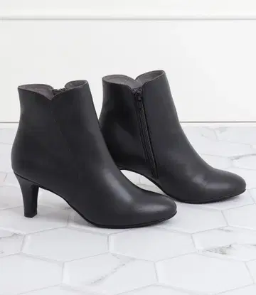 라운드토 숏부츠