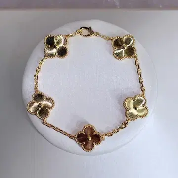 골드 기요셰 조각 [ 희망 신앙 애정 행복 ] 클로버 5개 모티브 팔찌