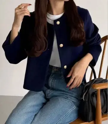 네이비 버튼 부착 자켓