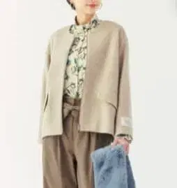 아모르 카프리스 스테디셀러 숏코트 울