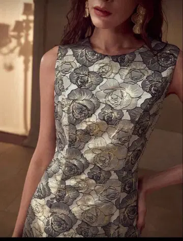 꽃무늬 슬리브리스 원피스