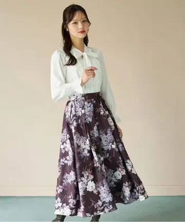 새상품, 미사용. 토코 클로젯 로얄 가든 프린트 스커트