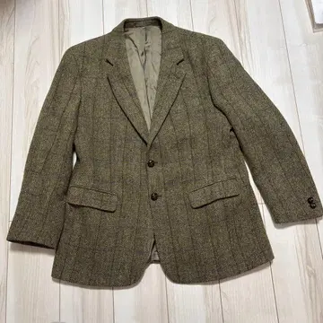 브라운 계열 트위드 테일러드 자켓