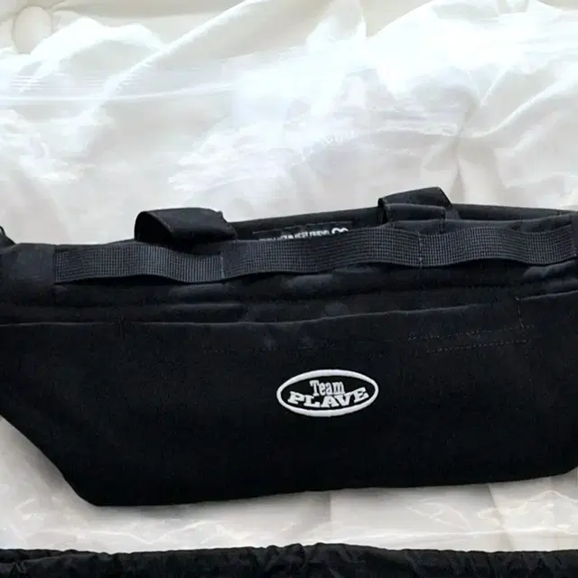 플레이브 응원봉 가방 블랙 양도