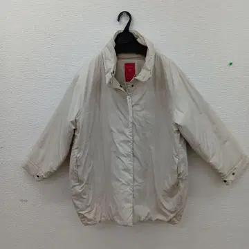 새상품 리라시크 충전솜 코트