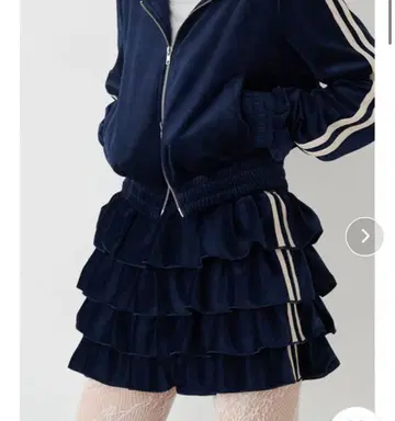 가격 인하 가능 [ Jouetie ] 벨로아 라인 티어드 미니 스커트