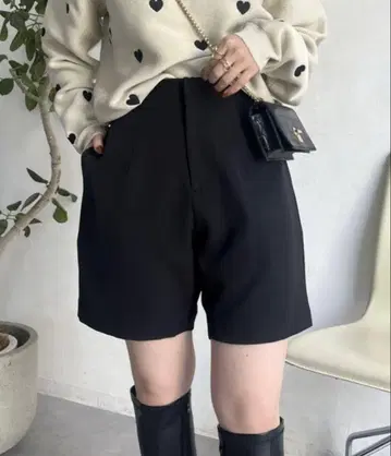 미사용 새상품 프론트 다트 숏팬츠