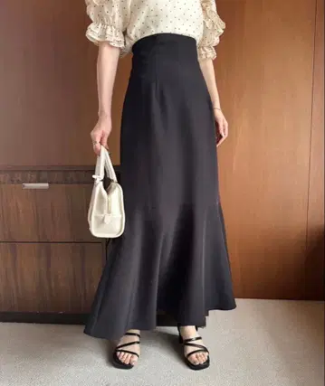 NICE CLAUP 백 레이스업 머메이드 스커트 M