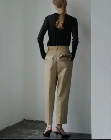 새상품 TREFLE+1 포켓 프릴 팬츠 (CHINO)