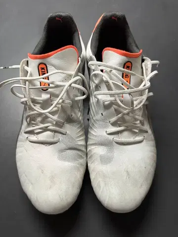 푸마 킹 1.3 화이트/오렌지 축구화