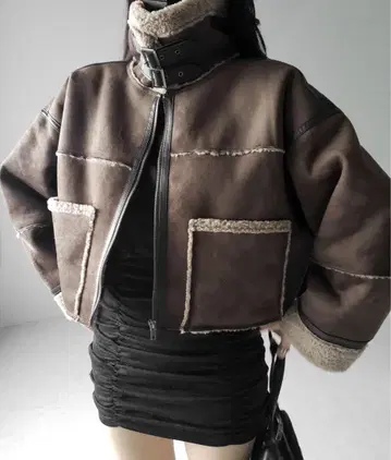 me+em select B-3 숏 보아 플라이트 무스탕 자켓