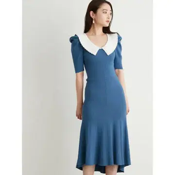 릴리 브라운 아이렛 컬러 리브 니트 원피스 블루