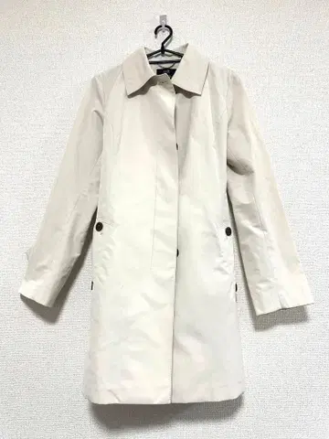 23구 베이지 트렌치코트