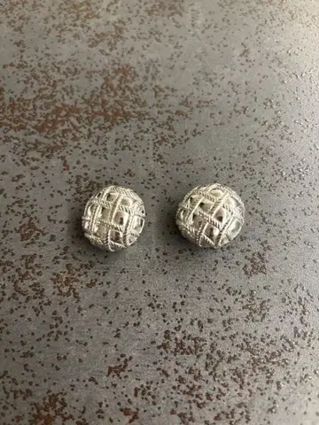 실버 뜨개질 무늬 귀찌