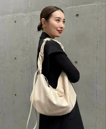 y/m by 무라오카 미사토 드로우 코드 숄더 BAG 아이보리