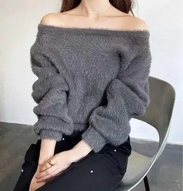 YOUING. 오프숄더 페더 얀 니트 M 차콜