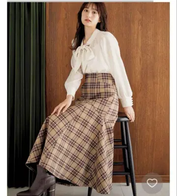 Noela 노엘라 플레어헴 하이웨스트 체크 스커트