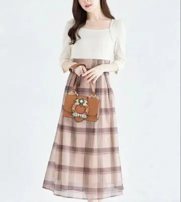 tocco closet 모카색 레이스업 시어 체크 도킹 원피스