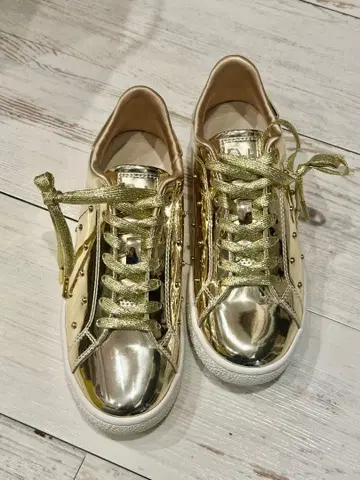 미사용 플러스 다이애나 메탈릭 스니커즈