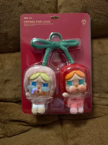 CRYBABY Crying For Love POPMART