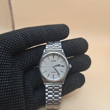 세이코 쿼츠 손목시계 실버