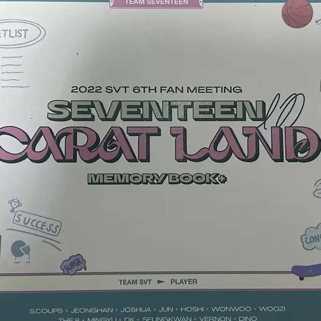 세븐틴 2022 캐럿랜드 메모리북 DVD.ver 판매합니다