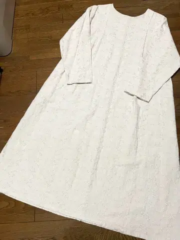 사만사 모스모스 꽃무늬 총 자수 원피스*화이트,화이트