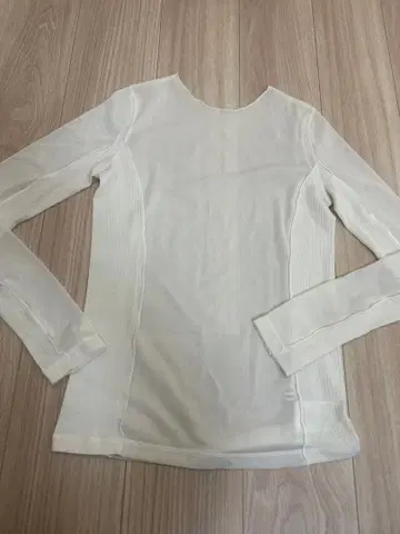 STUD 화이트 긴팔 티셔츠