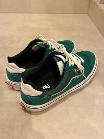 VANS 스니커즈