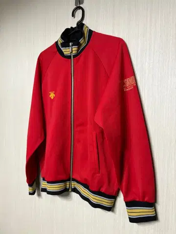 USED 구제 의류 DESCENTE THE STADIUM 빨간색 저지