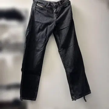 다크 그레이 스트레이트 데님 무릎 데미지 28