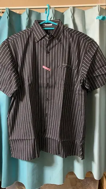 PIA SPORTS 반팔 셔츠 블랙과 화이트 스트라이프