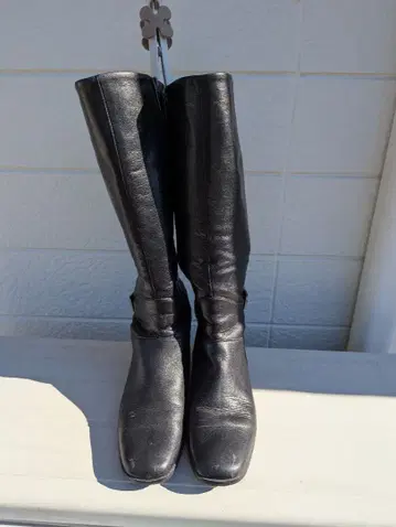 긴자 요시노야 블랙 가죽 버클 장식 롱 부츠