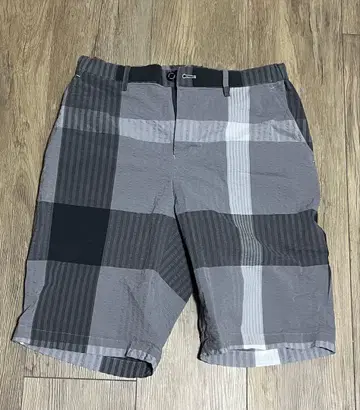 BLACK LABEL CRESTBRIDGE 그레이 계열 체크 무늬 숏팬츠