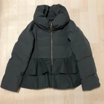 스콧 클럽 페플럼 다운 자켓 그레이 새상품급