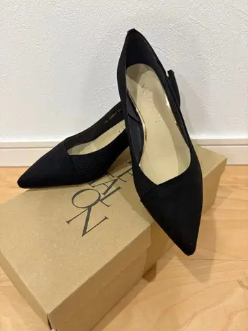 미사용 새상품! 루탈론의 블랙 스틸레토 펌프스!