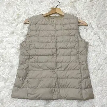 새상품급 유니클로 울트라 라이트 다운 컴팩트 베스트 내추럴 사이즈 S