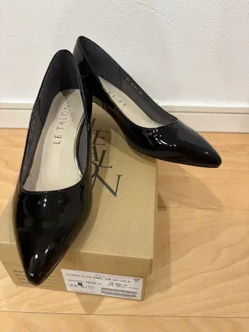 미사용 새상품 LE TALON 루탈론 에나멜 블랙 펌프스