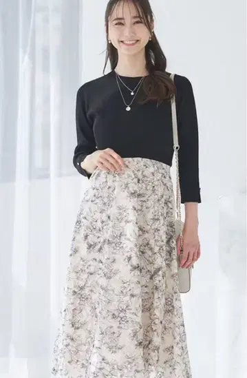 any SiS 블랙 니트 플라워 프린트 롱 원피스