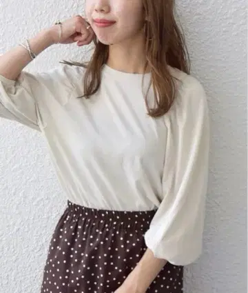 쉽스애니 티셔츠 풀오버 베이지