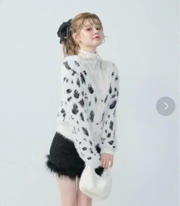 TITTY&CO. 티티앤코 니트 레오파드 무늬 가디건 화이트