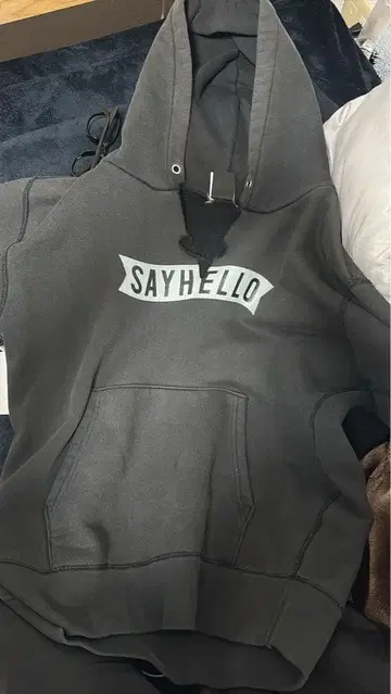 그레이 후드 부착 후드티 SAY HELLO
