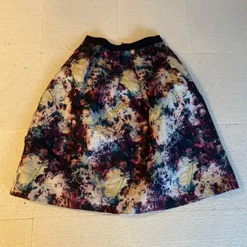 플레어 스커트 다색 사용 자카드