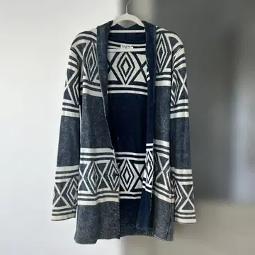 다이아몬드 패턴 네이비 화이트 가디건