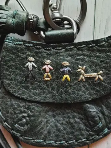 HENRY BEGUELIN 다크 그린 가죽 키링 소품함 포함