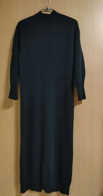 UNITED ARROWS 하이넥 니트 원피스 블랙