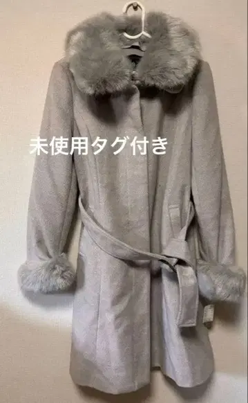 미사용 퍼(fur) 포함 그레이 코트