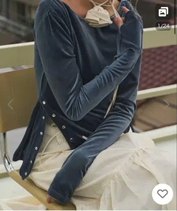 [완판템] loin nuit 사이드 슬릿 벨로아 상의 여성용 블루