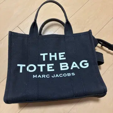 MARC JACOBS 더 토트 백 블랙