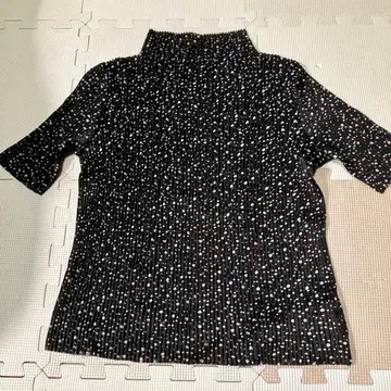 스페치오 플리츠 가공 하이넥 반팔 티셔츠 40 블랙 앤 화이트 도트